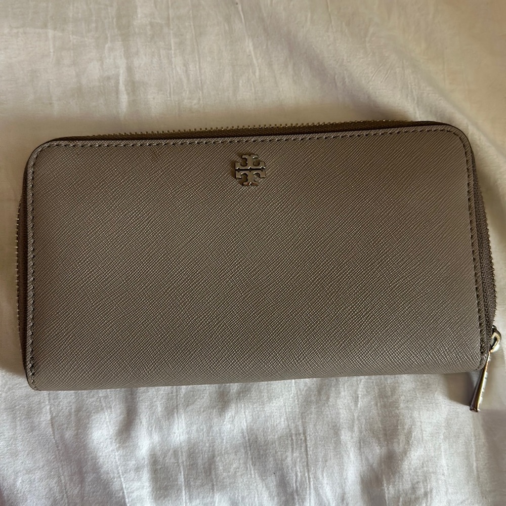 Tory Burch wallet